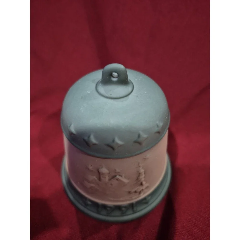 Goebel Hummel 1989 First in the Christmas Bell Series Riding Into Christmas EUC